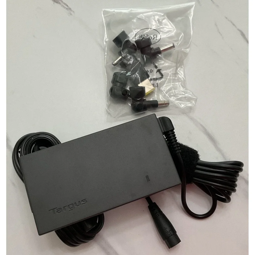 Targus APA92US 65W Universal AC Adapter Laptop Charger with Multi Tips Black